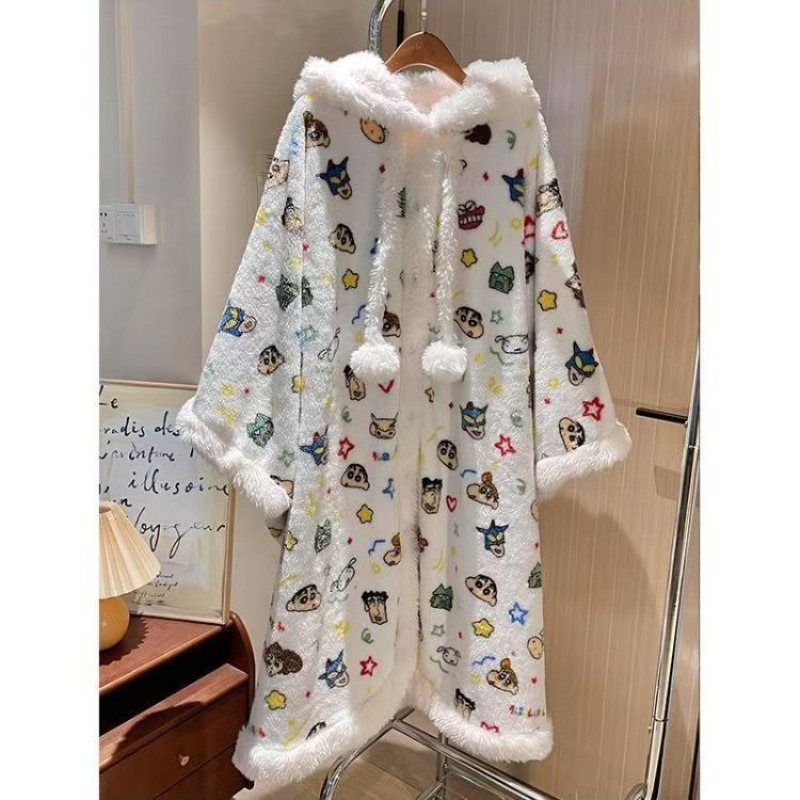 Crayon Shin-chan cartoon coral - Bathrobe 评论和价格