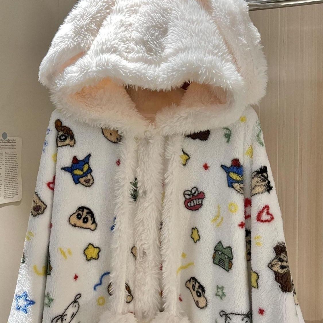 Crayon Shin-chan cartoon coral - Bathrobe 评论和价格